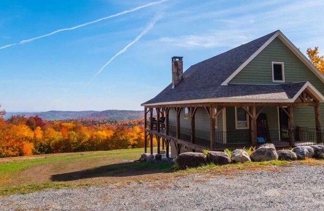 Luxurious Home with an Incredible View!