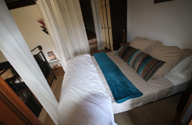Luxuriöses Apartment im industriellen Stil mit allem Komfort, komplett ausgestattet.