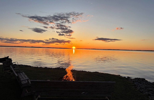 Luxurious Lakefront Escape – Premier EAA Rental with Breathtaking Views
