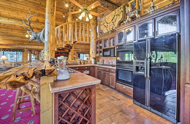 Luxurious Lakefront Villa in Bayfield: Hike & Fish