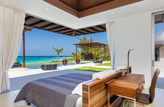 Luxurious & Modern 4BR 4.5BA Beachfront Paradise