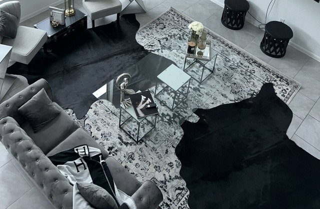 Luxurious Monochromatic Stay *Come Relax in Luxury*