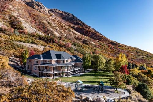 Luxurious Mountain Retreat-unparalleled Views