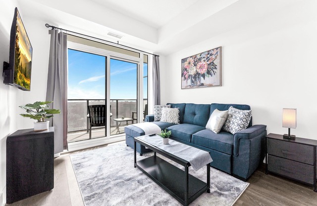 Luxurious new 2Bed 2Bath Condo in DT Core, SQ1, Mississauga City Centre
