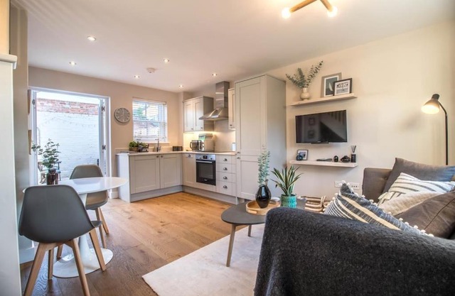 Luxurious newly built cottage in central Wivenhoe