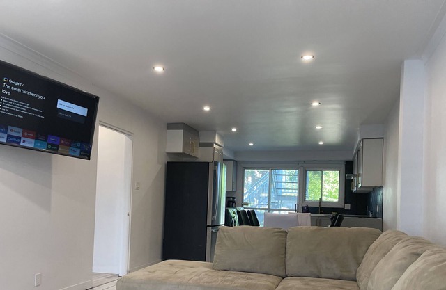 Luxurious Newly Renovated 3beds 1 Bath!