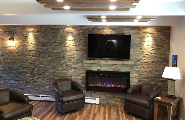 Luxurious, peaceful, family and dog friendly condo right on Ten Mile Creek!