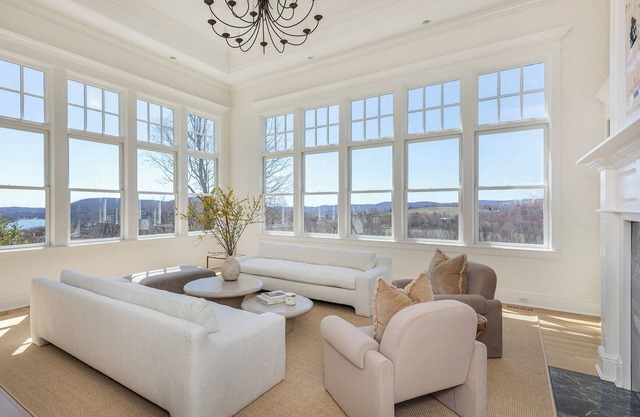 Luxurious Private 5-Bedroom House with Sweeping Lake Views and Beach Access