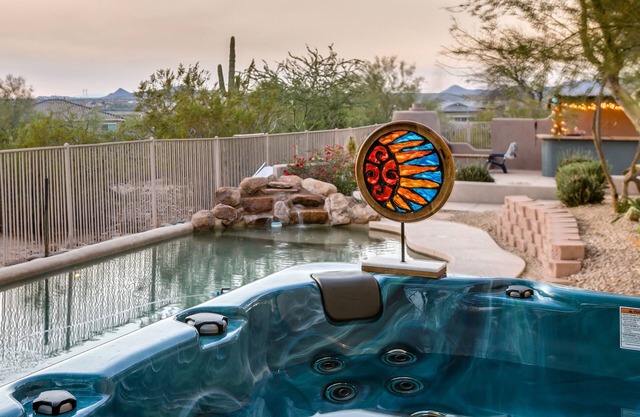 Luxuriöse und private Wüstenoase Epischer Garten mit Blick auf den Sonnenuntergang, Whirlpool, Pool