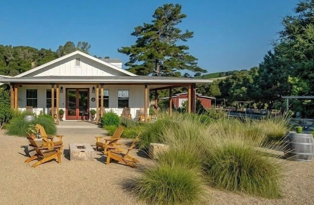The Ranch House country retreat on 42 acres. Walk to wineries. 10 min to Paso.