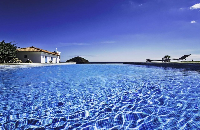Luxuriöses Gästehaus am Meer mit Gemeinschaftspool und atemberaubender Aussicht