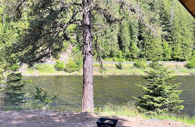 Luxurious River Front Cabin