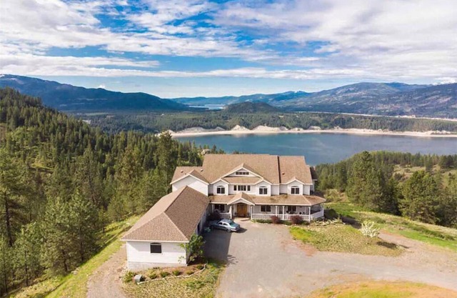 Luxurious River/Mountain View house Suite 1
