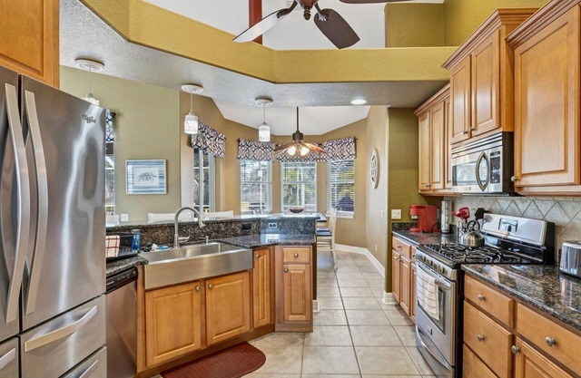 Luxurious Rotonda pool home overlooking the park and trails - 20 Sportsman Way