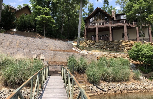 Luxurious Rustic Log Home mit Groß Blick aufs Wasser und Sonnenuntergänge!