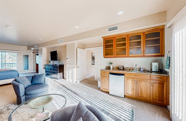 Luxurious SoCal villa with multiple indoor/outdoor living areas, BBQ & fireplace