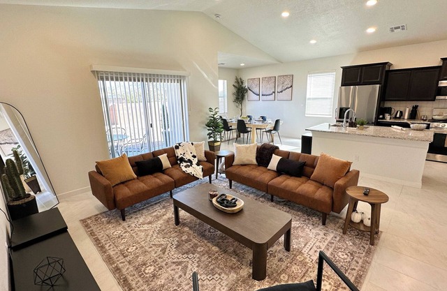 Luxurious Southwestern Escape – Near Santa Fe’s Top Attractions!