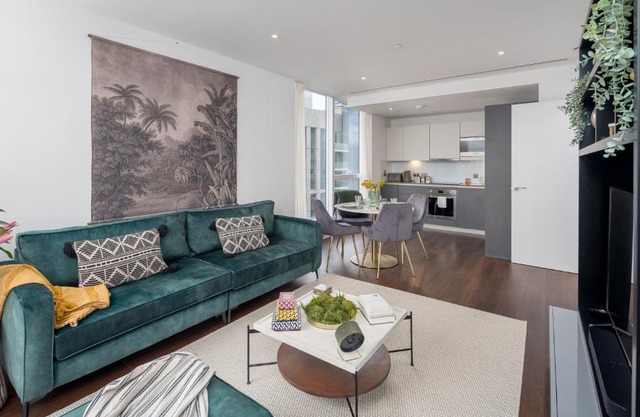 Luxurious Spacious 2Bed Suites Skyline River Views by Canary Wharf