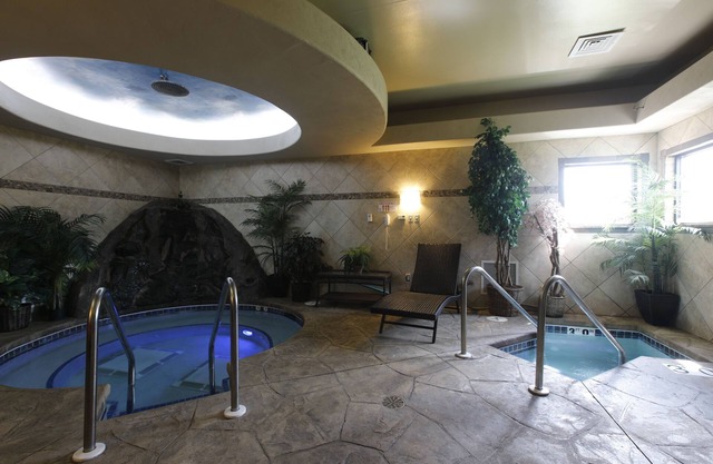 Das luxuriöse StaySpa Resort am Castle Rock Lake - Whirlpools, Steam Suite und Wifi