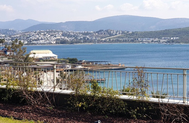 Luxurious suites with a beautiful view 5 min from the beach.