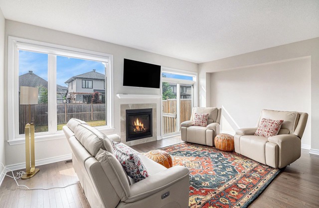 Luxurious Tastefully Furnished 3 Bedroom Home in Ottawa