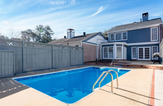 Luxurious Townhome w/sparkling private pool!
