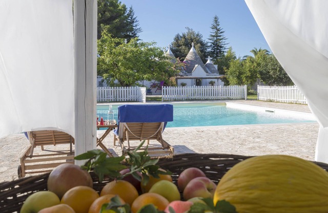 Luxuriöser Trullo mit großem Pool und Garten. Schöner Ort.