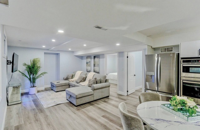 Luxurious Unit in Hyde Park