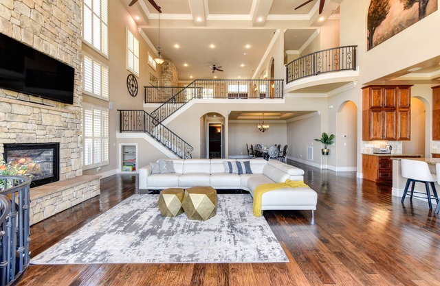 Luxurious Villa at the Hill - Stunning City Skylights