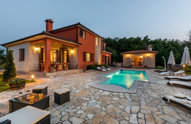 Luxuriöse Villa nur minuten vom Strand