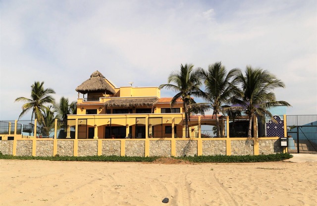 Luxuriöse Villa an der Pazifikküste von Mexiko in der Nähe von Manzanillo und Barra de Navidad