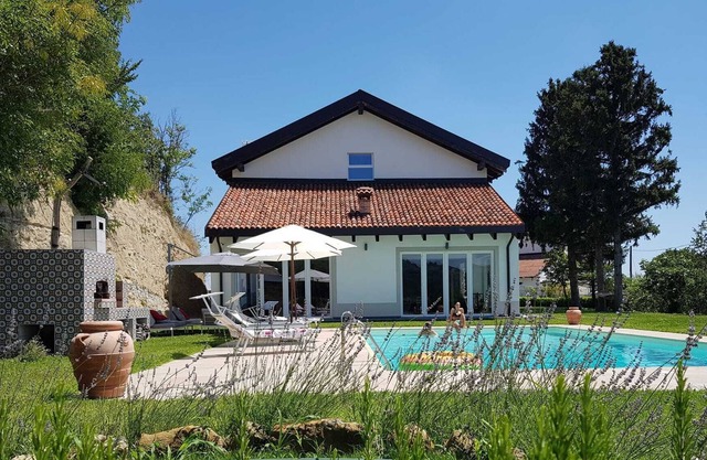 Luxurious villa with swimming pool - Casale Valle Brinetta