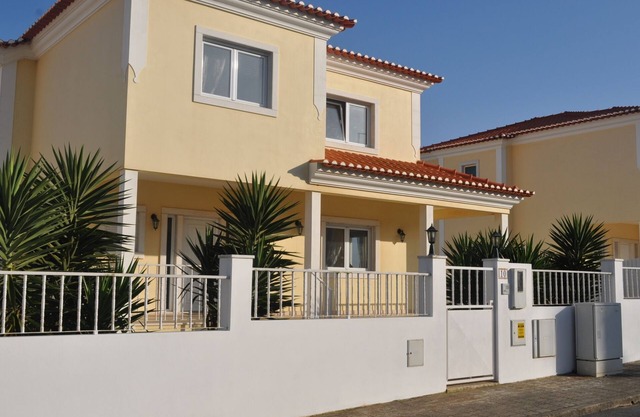 Moderne, luxuriöse Villa mit Privatpool, Sky TV, gr. Billardtisch, Tischfußball, X-Box etc.