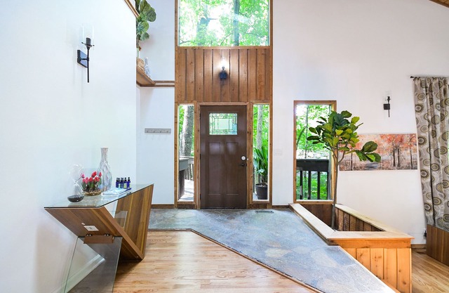 Luxurious wood Cabin in the heart of the city
