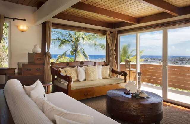 Luxuriös eingerichteter Bali-Tempel mit 160-Grad-Meerblick!