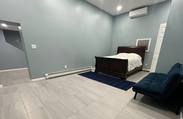 Luxuriously Confidential Suite with Private Entrance