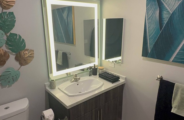 Luxury 1-bed condo in midtown Sacramento with modern amenities and city views.