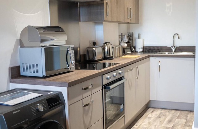 luxury 1 bedroom 1 bathroom apartment