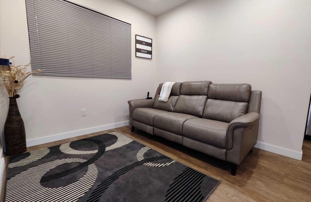 Luxury 1 Bedroom Basement Suite