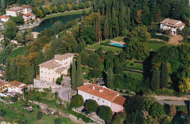 Luxusvilla aus dem 18. Jahrhundert Nur wenige Gehminuten von einem hübschen Dorf entfernt