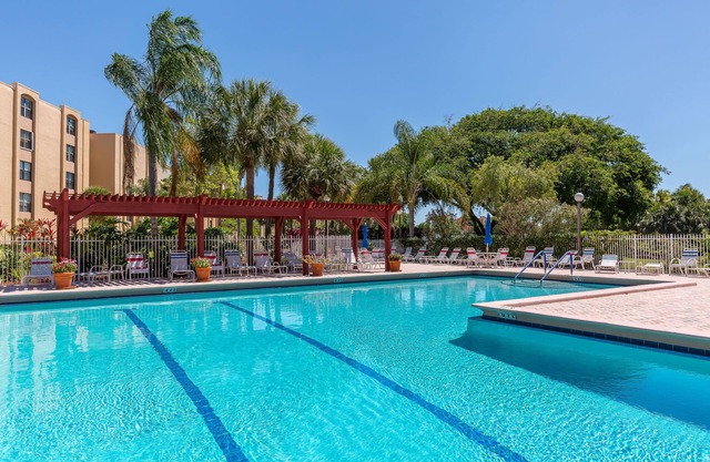 Luxus 2/2 Wohnung Mins von Stränden, Wifi, Pool, Tennis