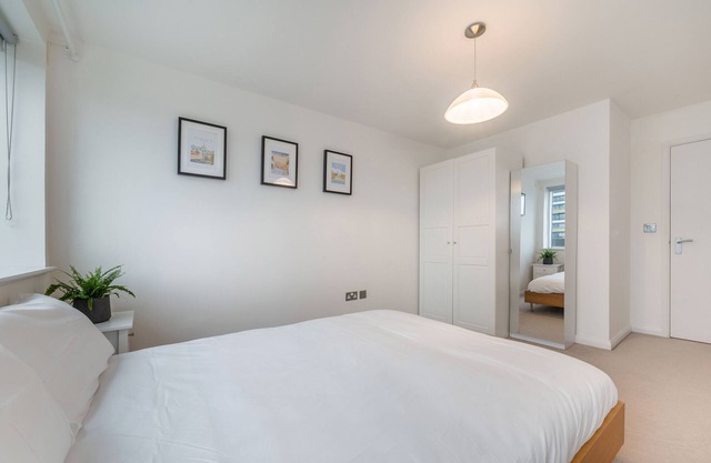 LUXURY 2 BED BALCONY FREE PARKING FLAT