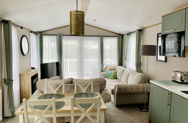 Luxury 2-Bed Holiday Lodge near Bude & Widemouth