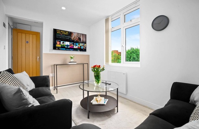 Luxury 2 Bedroom Apartment - WiFi - Smart TV