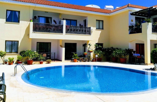 Ferienwohnung mit mediterranem Ausblick, Meerblick, privatem Pool & Balkon für Mahlzeiten im Freien