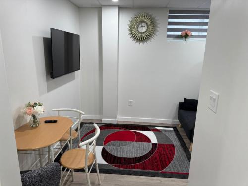Luxury 2 Bedroom Basement Suite