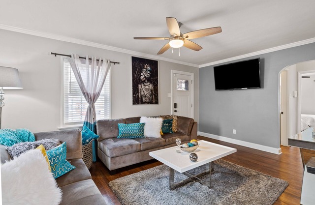 Luxury 2-bedroom home- near Delmar Loop/Forest Park