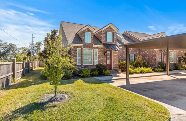 Luxury 2 Bedroom Townhouse #1