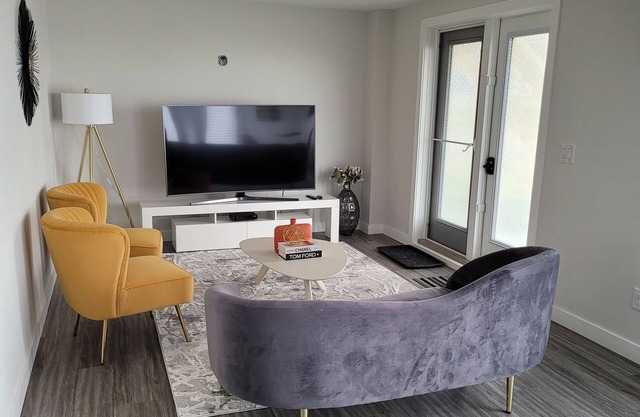 Luxury 2 bedroom with lake view