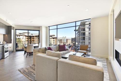 Luxury 2 BR in Canyons Village - Walk to Slopes